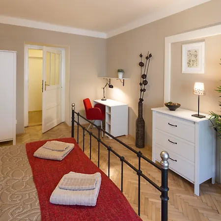 Apartament Templova